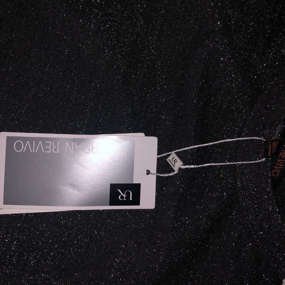 Cut Out Shoulder Top - Picture 4 of 4